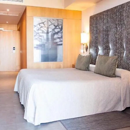 Hanza Tower Grand Pool Jacuzzi Sauna 아파트 *